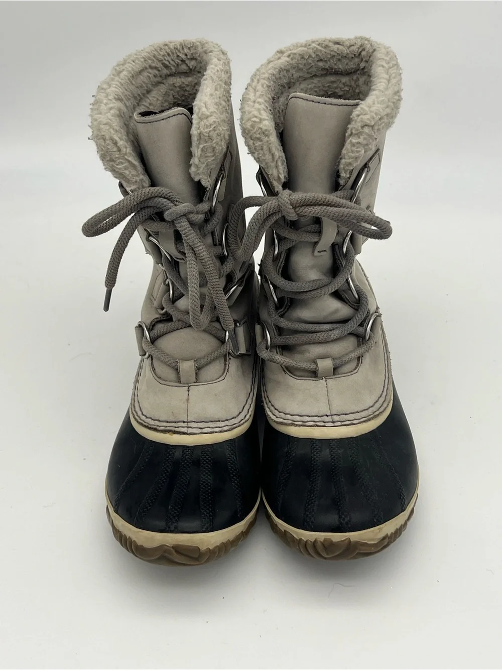 Sorel women caribou